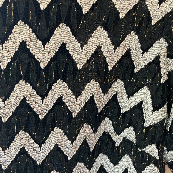Perceptions black & white with gold  chevron cardigan size 8P - Picture 3 of 7
